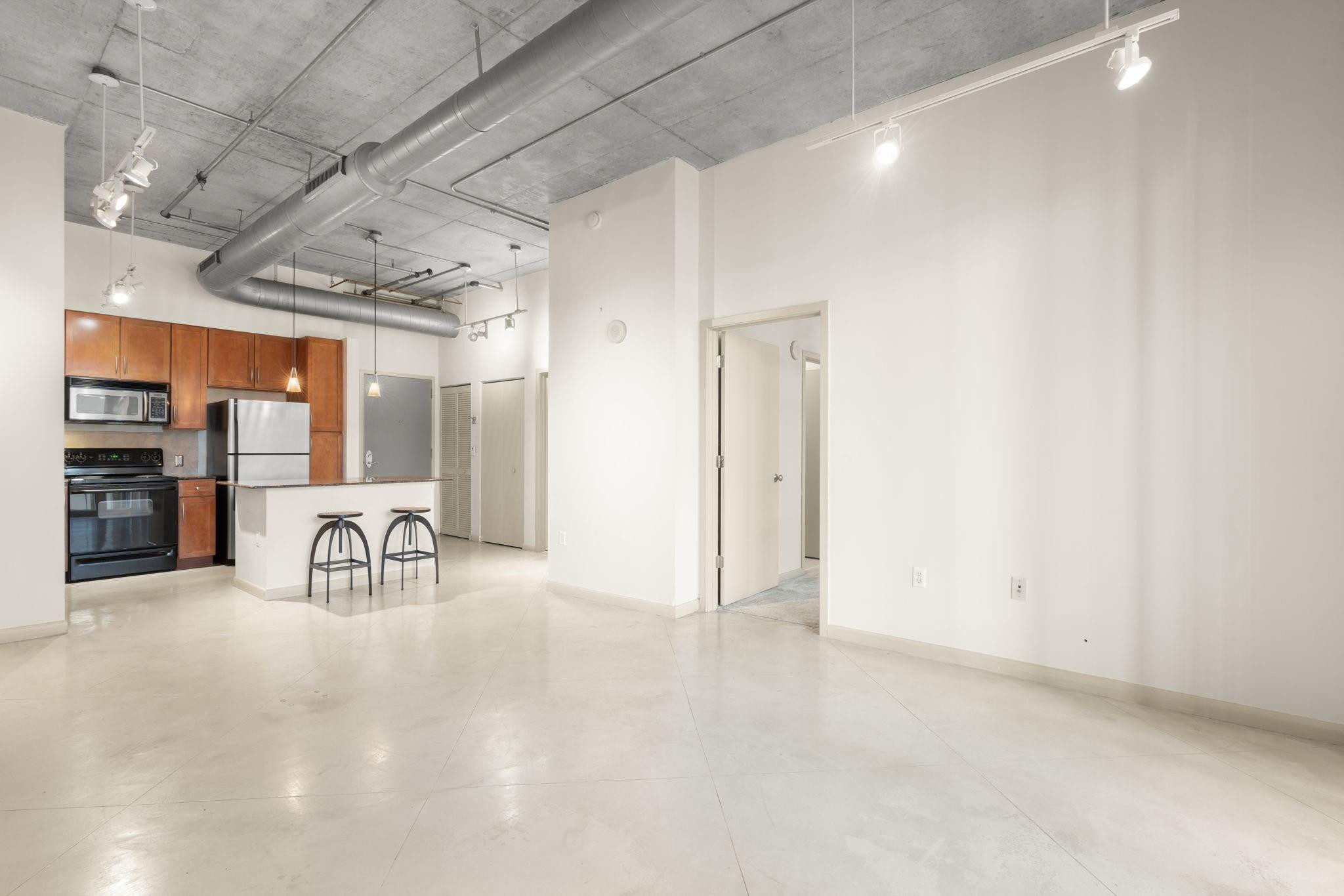 2001 Biscayne Boulevard, Unit 2303 Miami, FL 33137 - Photo 14 of 36 a view of an empty room with window