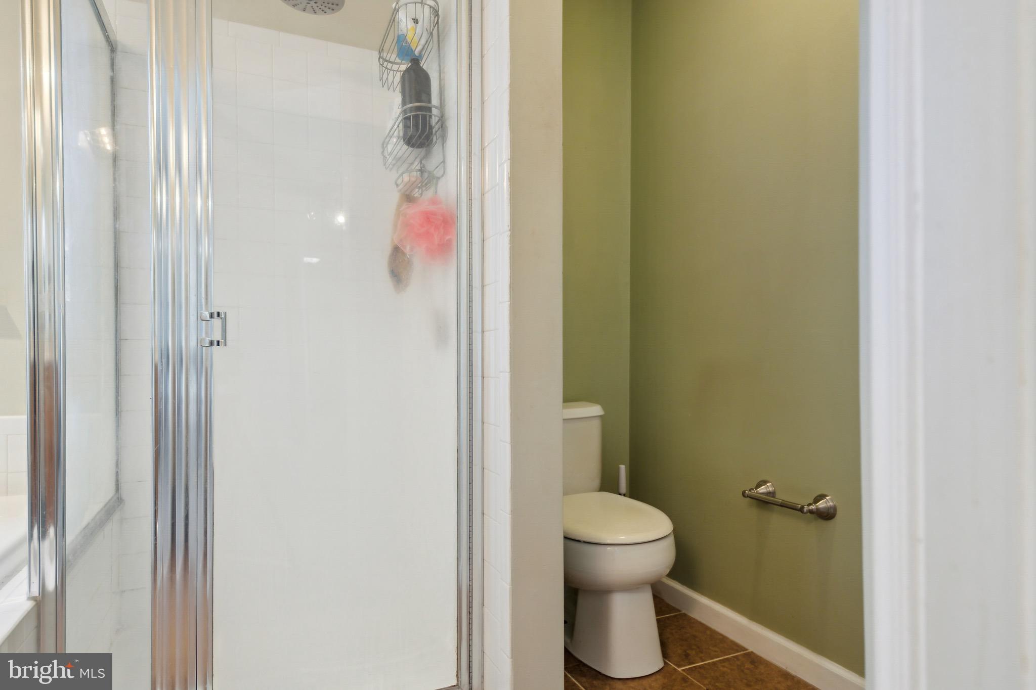 75 Colts Neck Drive Sicklerville, NJ 08081 - Photo 27 of 40 Primary bathroom