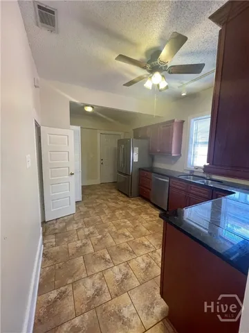 $2,300 | 515 East Duffy Street, Savannah, GA 31401