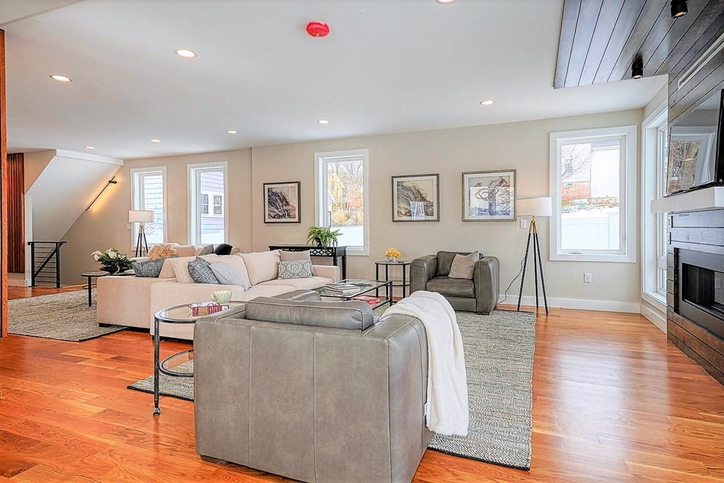 153 Robbins Road Watertown, MA 02472 - Photo 8 of 42 Gallery Image 8