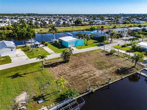 $279,000 | 3875 Royal Palm Drive, St. James City, FL 33956