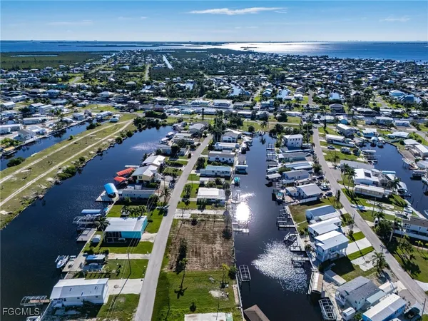 $279,000 | 3875 Royal Palm Drive, St. James City, FL 33956