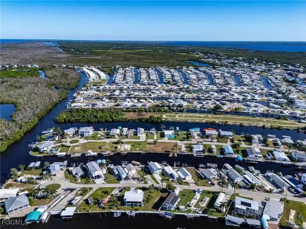 $279,000 | 3875 Royal Palm Drive, St. James City, FL 33956