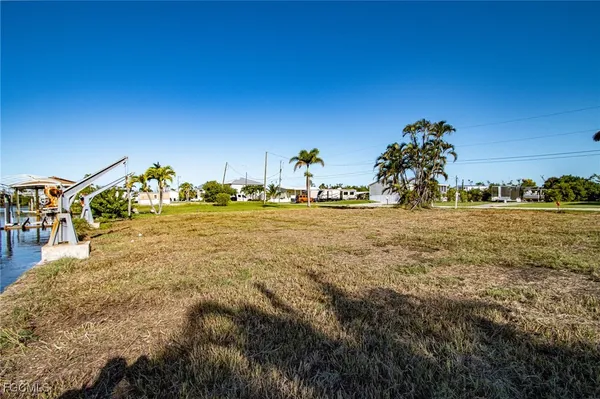 $279,000 | 3875 Royal Palm Drive, St. James City, FL 33956