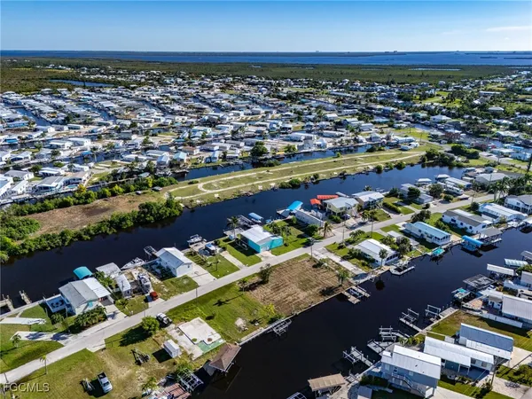 $279,000 | 3875 Royal Palm Drive, St. James City, FL 33956