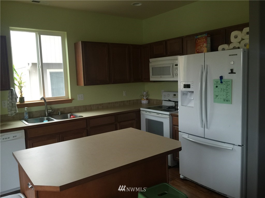 513 South 20th Street Renton, WA 98055 - Photo 3 of 11