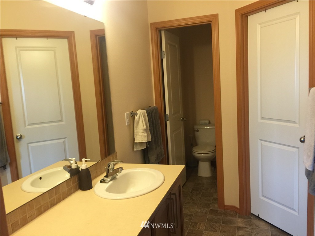 513 South 20th Street Renton, WA 98055 - Photo 6 of 11