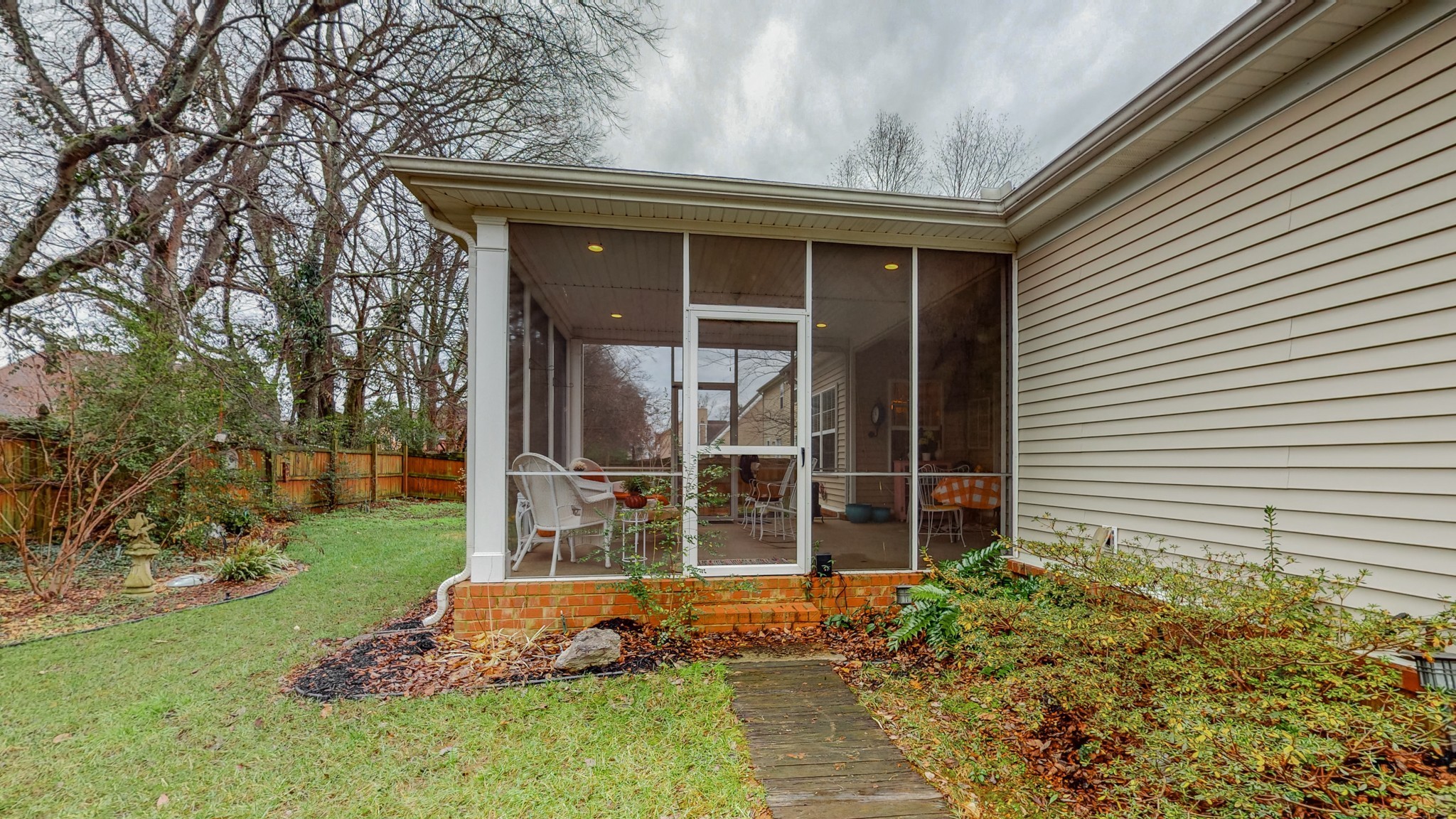 1815 Potters Court Murfreesboro, TN 37128 - Photo 45 of 49 a front view of a house with garden