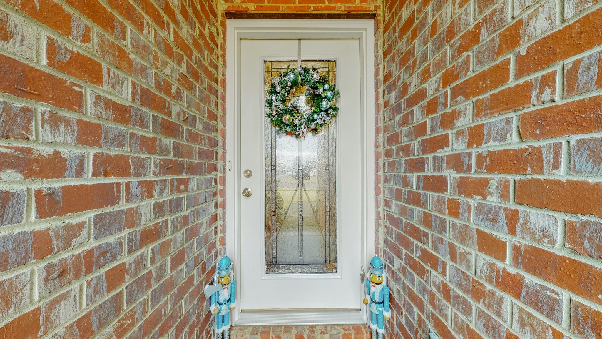 1815 Potters Court Murfreesboro, TN 37128 - Photo 6 of 49 a bathroom with a shower