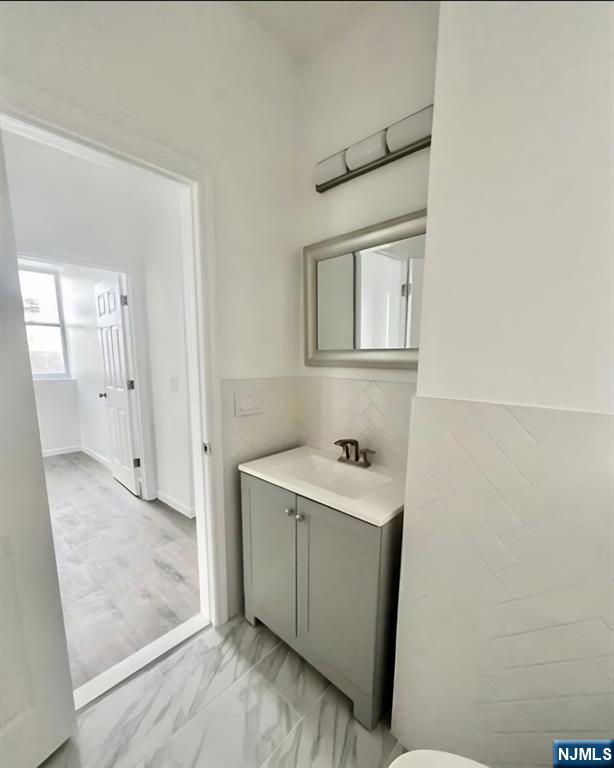 280 MacArthur Avenue Garfield, NJ 07026 - Photo 6 of 9