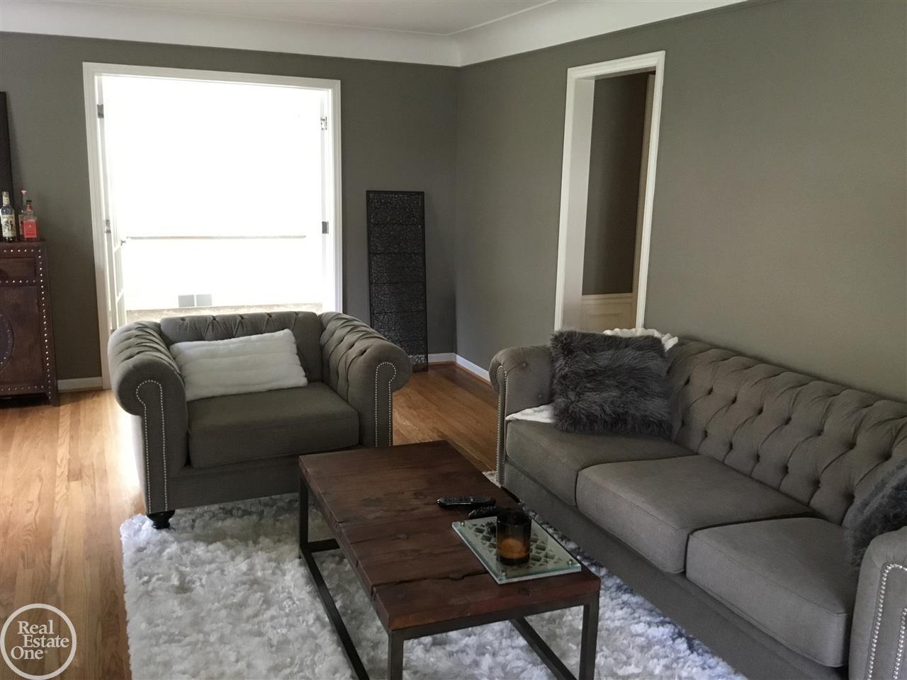 951 North Oxford Road Grosse Pointe Woods, MI 48236 - Photo 13 of 32