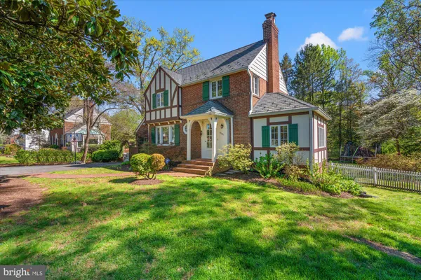 $824,900 | 4001 Franconia Road, Alexandria, VA 22310