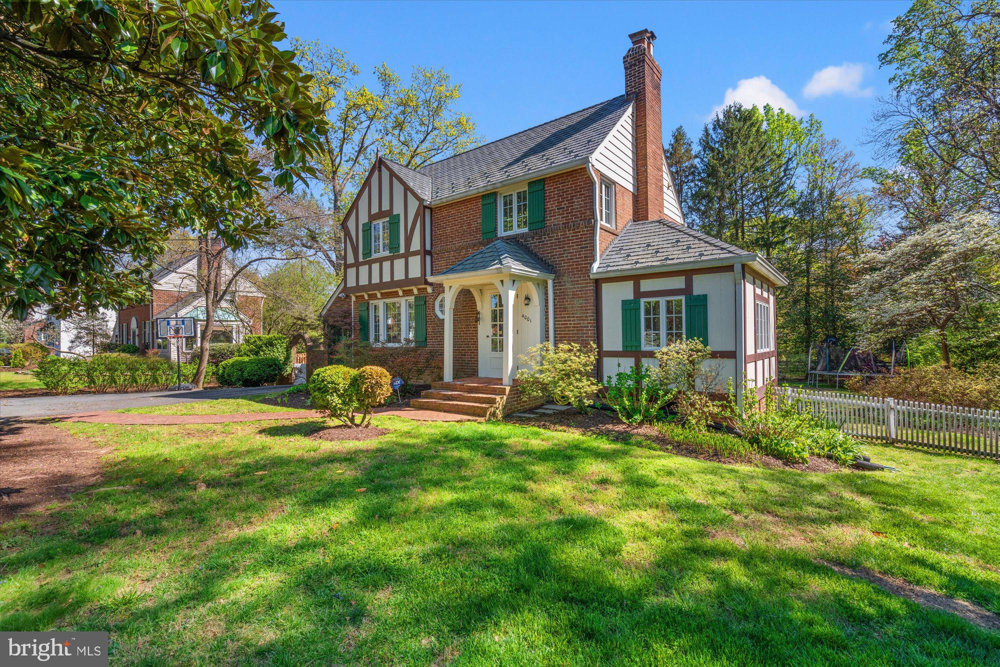 4001 Franconia Road Alexandria, VA 22310 - Photo 2 of 40 a front view of a house with a yard