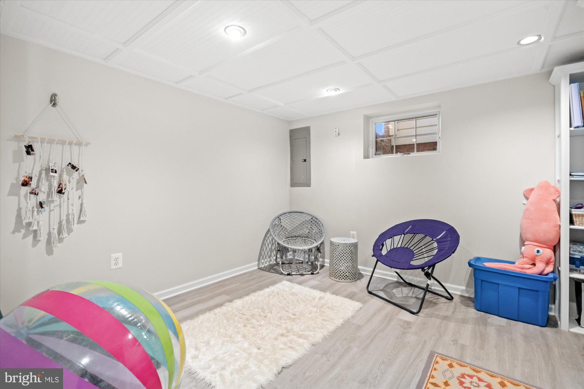 4001 Franconia Road Alexandria, VA 22310 - Photo 27 of 40 a bedroom with furniture and a window