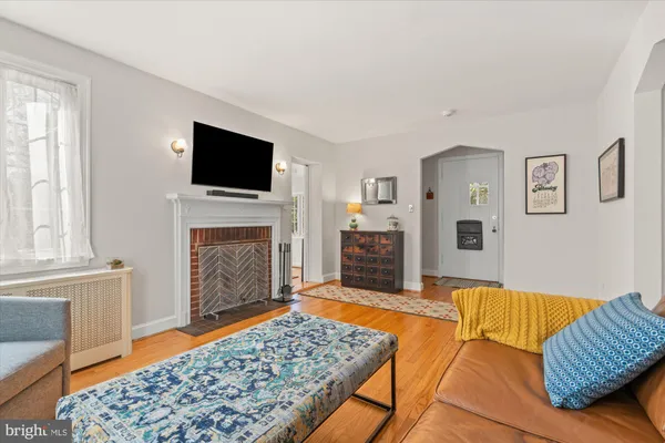 $824,900 | 4001 Franconia Road, Alexandria, VA 22310