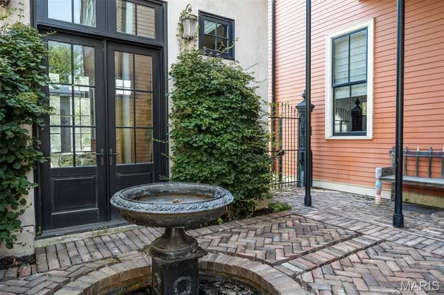 $1,550,000 | 3520 Galt House Drive, St. Charles, MO 63301