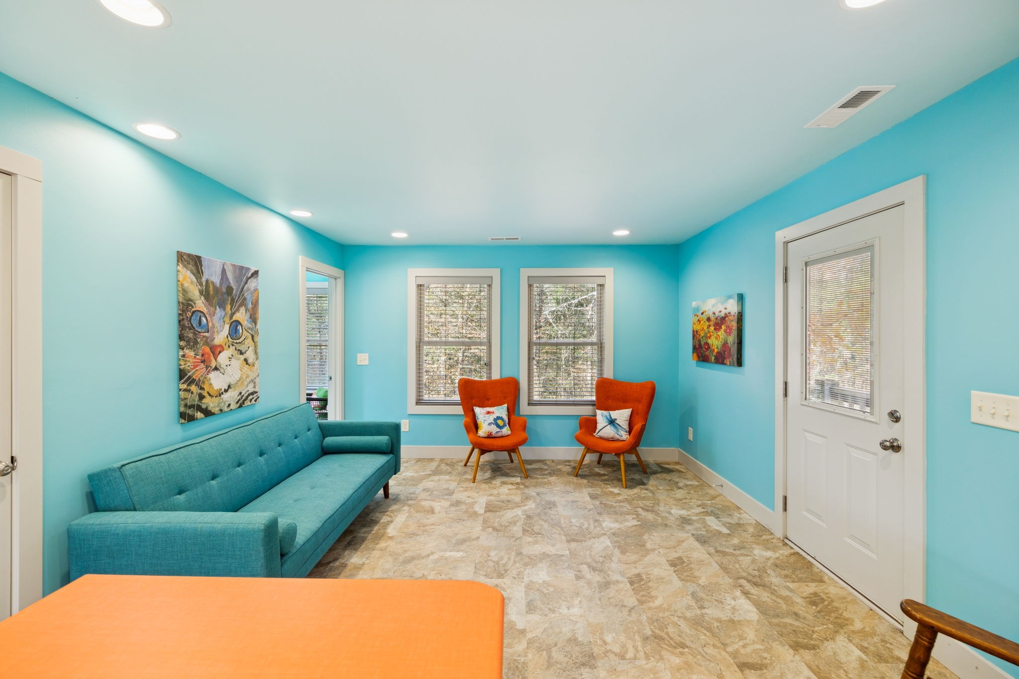 1560 River Road Chapel Hill, TN 37034 - Photo 35 of 80 a living room with furniture and a window