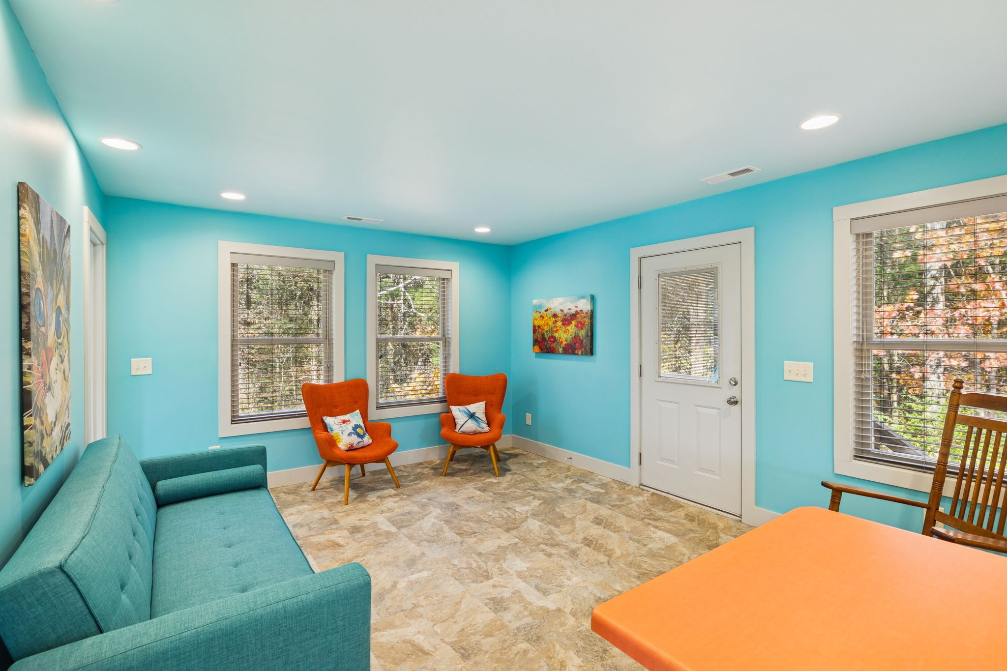 1560 River Road Chapel Hill, TN 37034 - Photo 36 of 80 a living room with furniture and large window