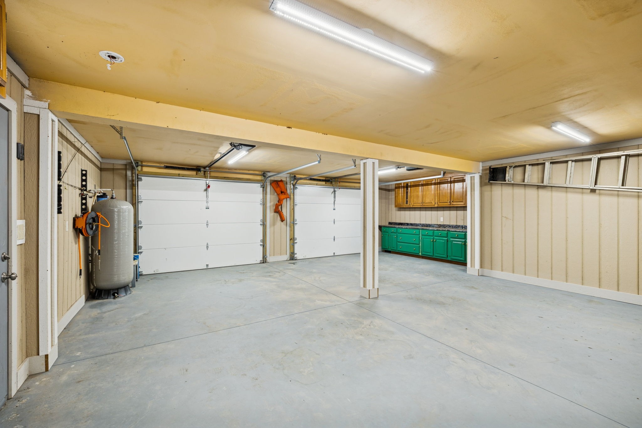 1560 River Road Chapel Hill, TN 37034 - Photo 62 of 80 a view of a garage