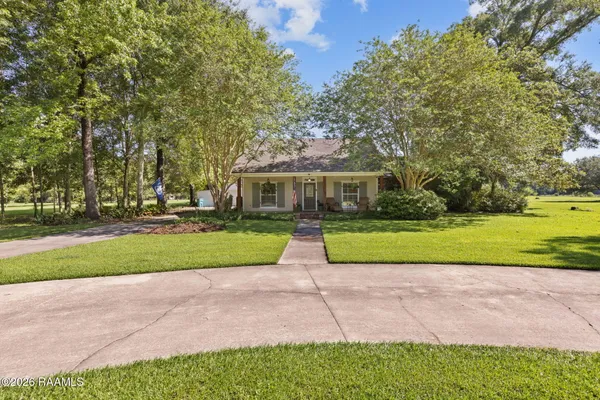 $320,000 | 403 Robert Dailey Road, Sunset, LA 70584