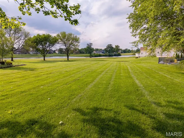 $469,500 | 1145 Stonewolf Trail, Fairview Heights, IL 62208