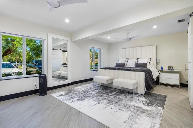 $8,500 | 517 South Riverside Drive, Pompano Beach, FL 33062