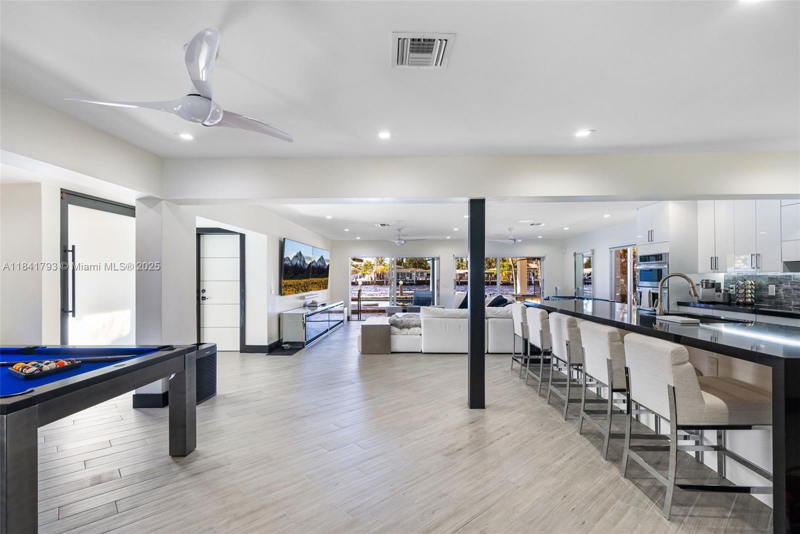 517 South Riverside Drive Pompano Beach, FL 33062 - Photo 9 of 21