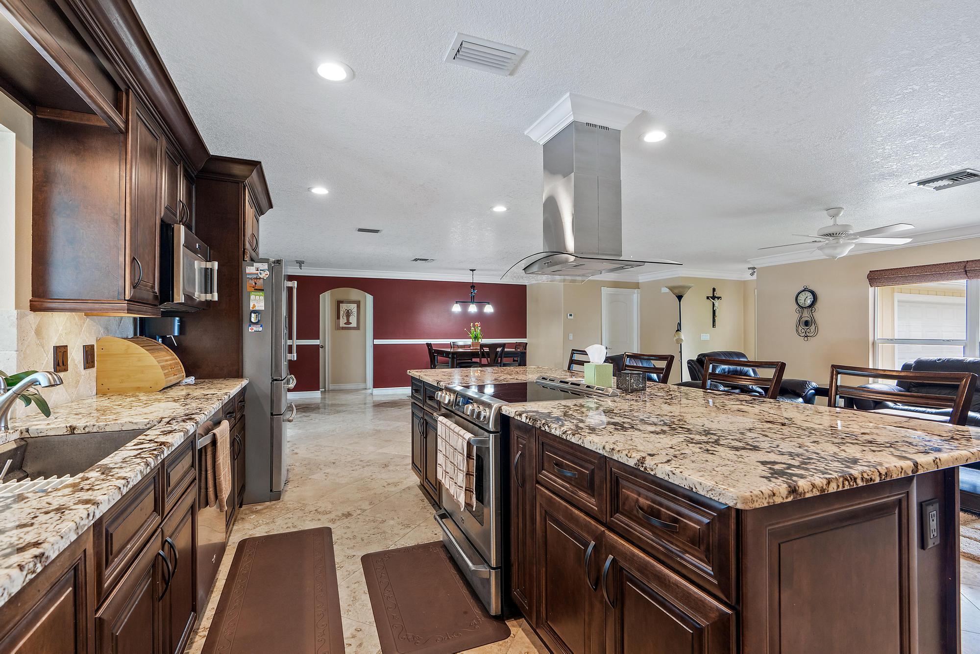 8507 Southwest 18th Avenue Stuart, FL 34997 - Photo 9 of 32 8507 SW 18th Ave-24