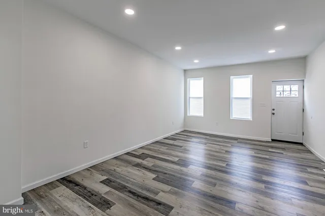 $1,900 | 1330 Lancaster Avenue, Wilmington, DE 19805