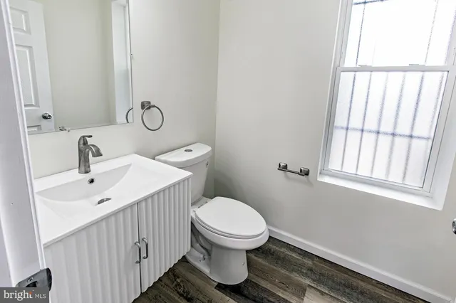 $1,900 | 1330 Lancaster Avenue, Wilmington, DE 19805