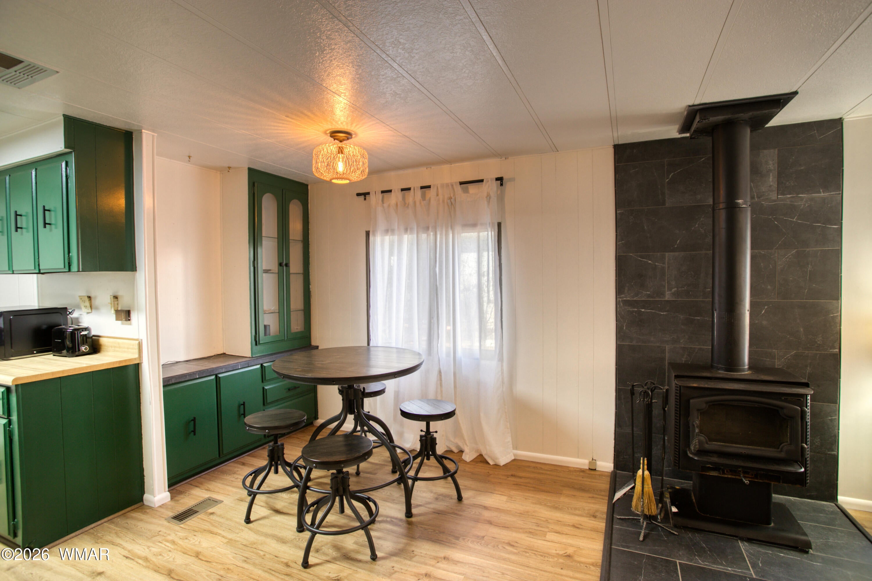 5405 South Blue Ridge Loop Pinetop, AZ 85935 - Photo 4 of 19 Dining area