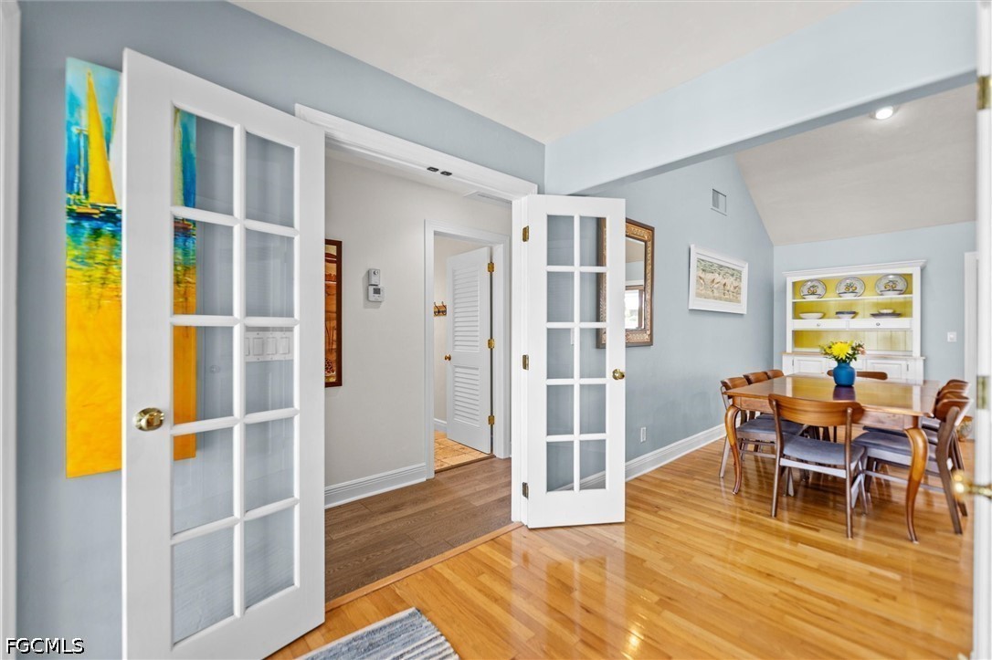 5304 Ladyfinger Lake Road Sanibel, FL 33957 - Photo 20 of 48 a view of a livingroom with furniture and wooden floor