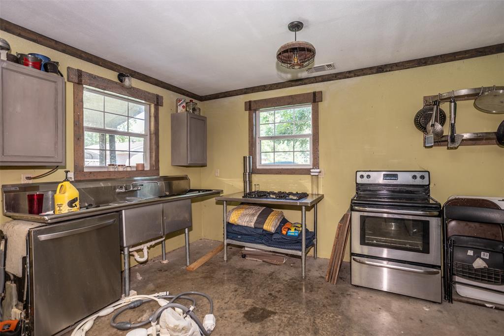1634 Old Denton Road Gainesville, TX 76240 - Photo 38 of 40 Gallery Image 38