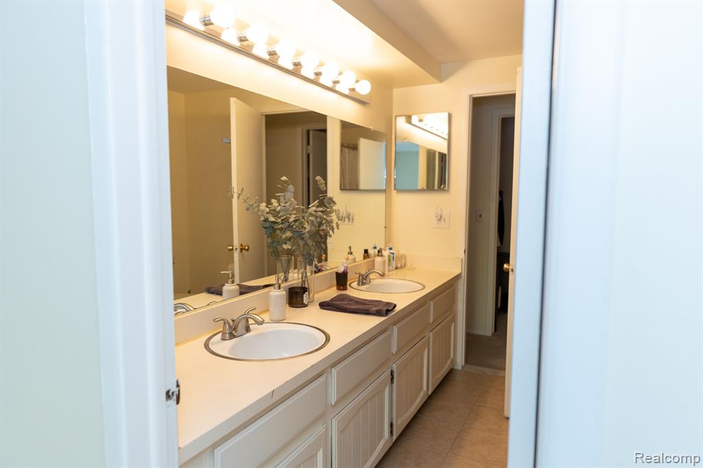 32115 West 12 Mile Road, Unit 5 Farmington Hills, MI 48334 - Photo 21 of 38