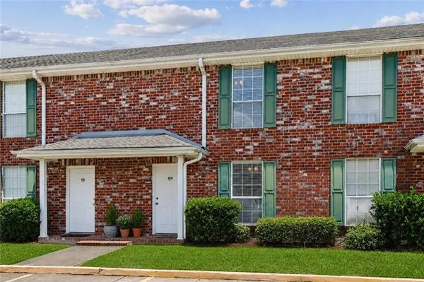 $140,000 | 3256 Timberlane Way Drive, Unit 109, Harvey, LA 70058