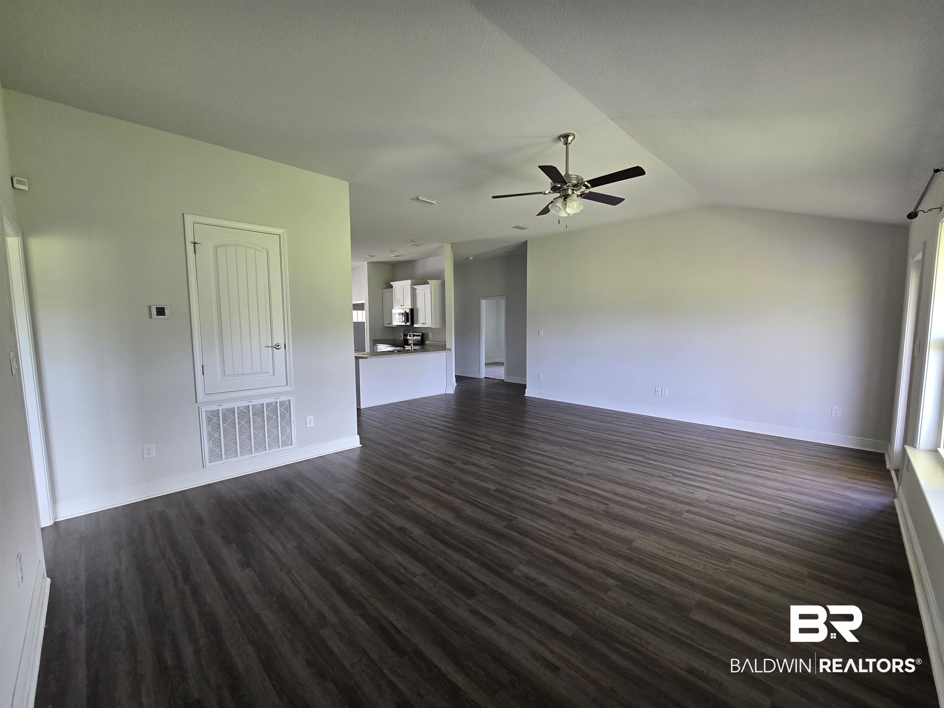 23035 Ridgewood Drive Robertsdale, AL 36567 - Photo 8 of 17 Living Room