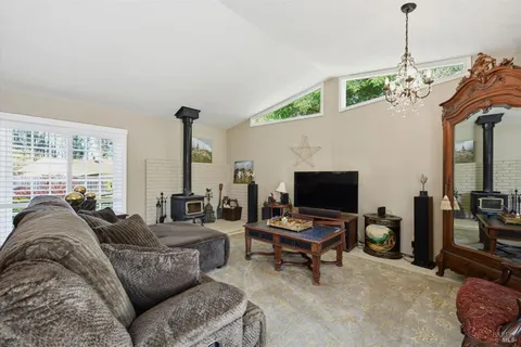 $1,450,000 | 4320 Roblar Road, Petaluma, CA 94952