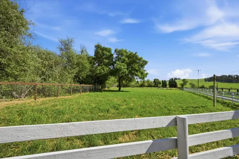 $1,450,000 | 4320 Roblar Road, Petaluma, CA 94952