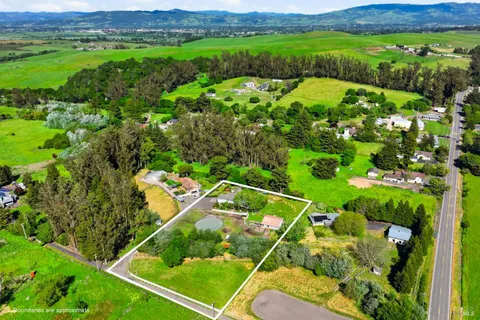 $1,450,000 | 4320 Roblar Road, Petaluma, CA 94952
