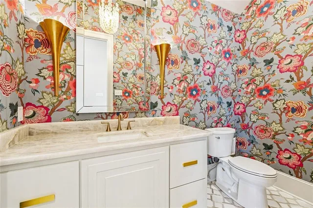 $1,649,000 | 330 Aurora Avenue, Metairie, LA 70005