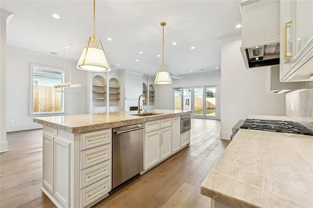 $1,649,000 | 330 Aurora Avenue, Metairie, LA 70005