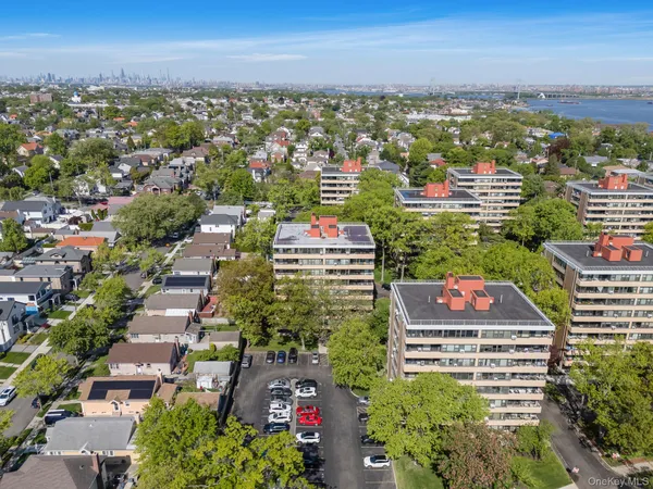 $389,000 | 10-34 166th Street, Unit 9C | Beechhurst