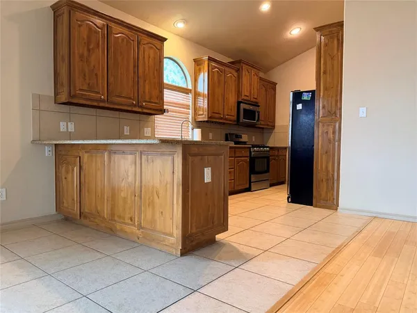 $2,575 | 1427 Furlong Court, Irving, TX 75060