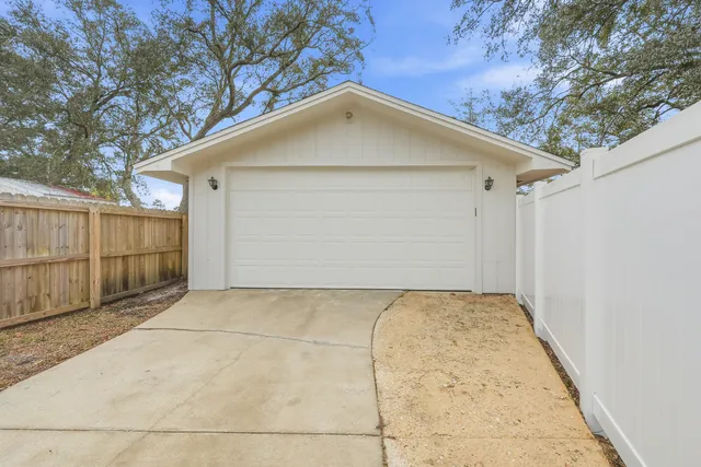 $2,950 | 120 Dyer Street, Niceville, FL 32578