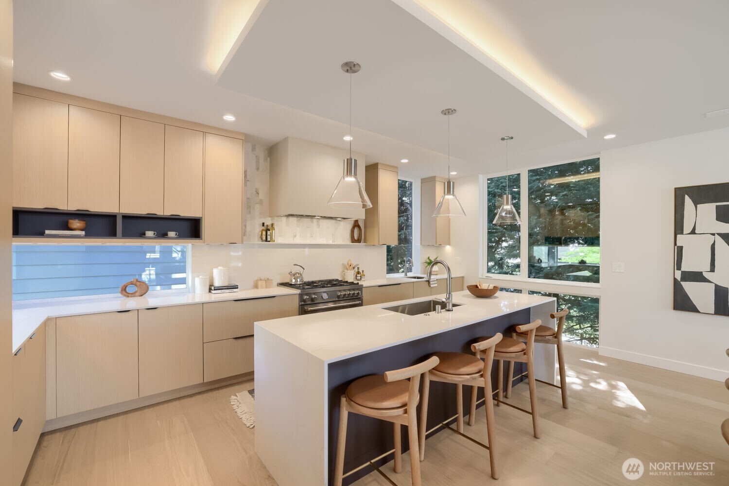 813 Northeast 90th Street Seattle, WA 98115 - Photo 5 of 35