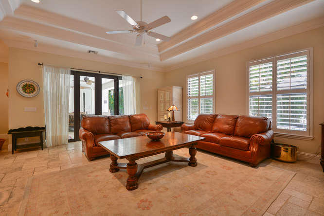 951 Northeast 4th Avenue Boca Raton, FL 33432 - Photo 8 of 30 family room