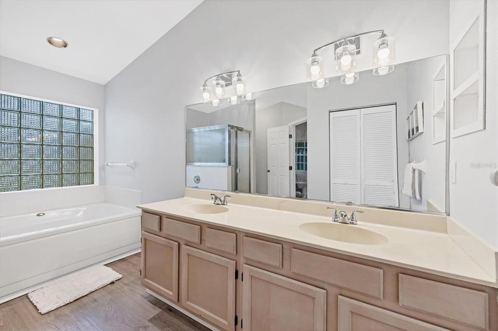 4738 Raintree St Circle East Bradenton, FL 34203 - Photo 18 of 46