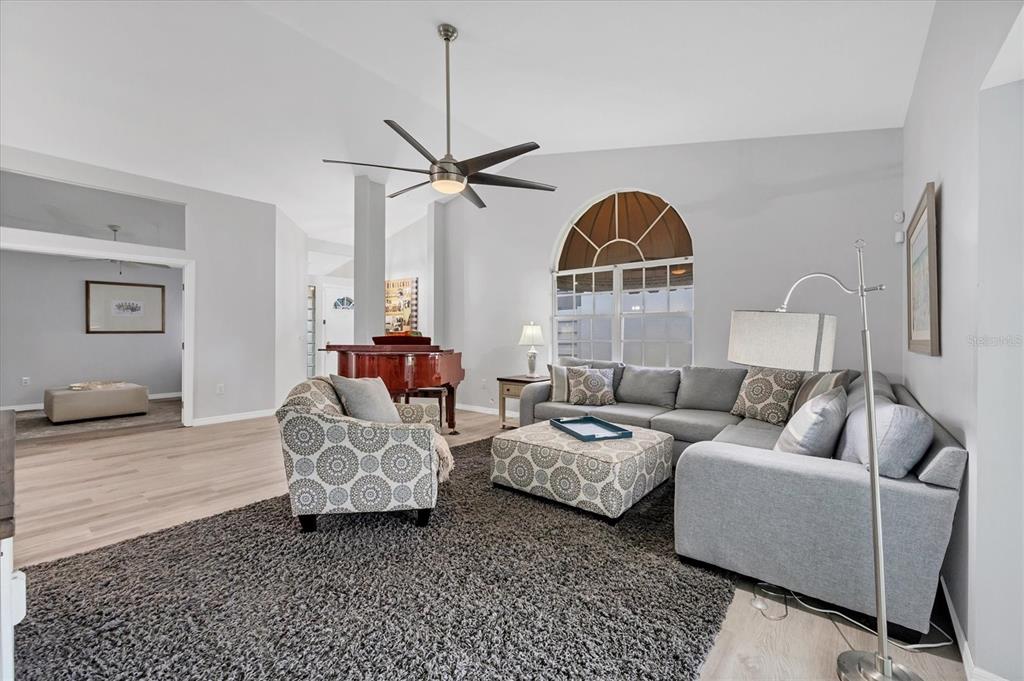 4738 Raintree St Circle East Bradenton, FL 34203 - Photo 6 of 46