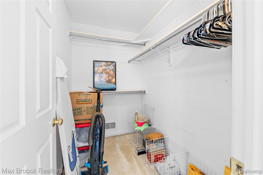 41450 Mission Lane Novi, MI 48167 - Photo 18 of 44