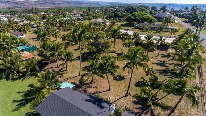 8589 Elepaio Road Kekaha, HI 96752 - Photo 8 of 16 a view of a yard with plants